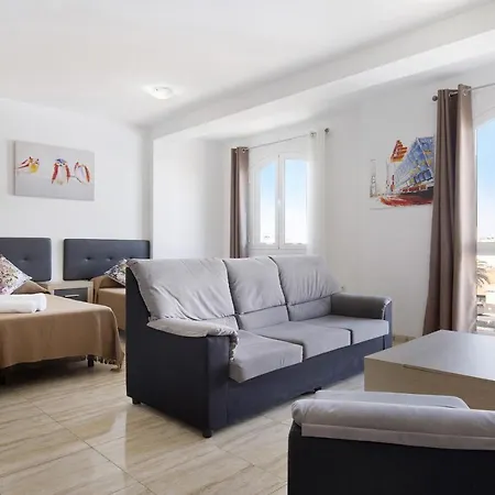 Betty C Apartment *